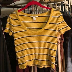 Forever21/Sz:L/Yellow,stripped,shortsleeve,croptop